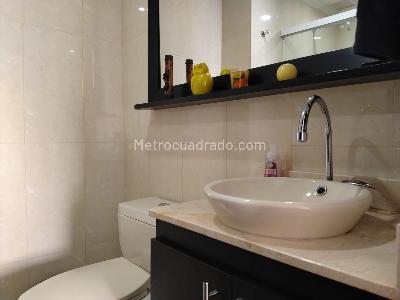 Apartamento de 2 alcobas en venta en El Poblado, Medellín, 120 m² · foto 17 de 18