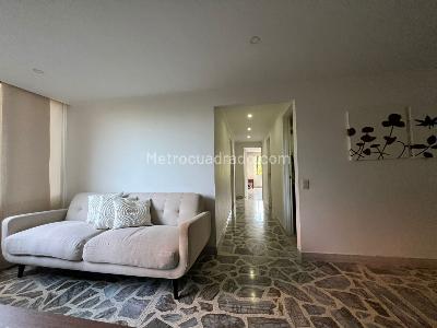 Apartamento de 4 alcobas en venta en El Poblado, Medellín, 90 m² · foto 4 de 15