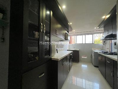 Apartamento de 4 alcobas en venta en El Poblado, Medellín, 90 m² · foto 6 de 15
