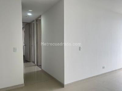 Apartamento de 3 alcobas en venta en Sabaneta, Sabaneta, 67 m² · foto 2 de 19