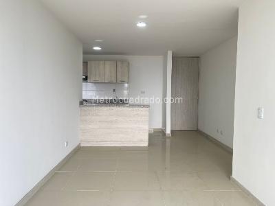 Apartamento de 3 alcobas en venta en Sabaneta, Sabaneta, 67 m² · foto 4 de 19