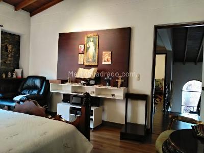 Casa en arriendo en El Poblado, Medellín · foto 10 de 19