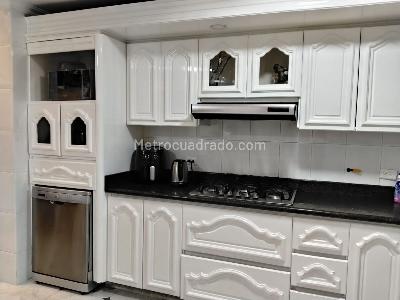 Casa en arriendo en El Poblado, Medellín · foto 6 de 19