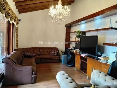 Casa en arriendo en El Poblado, Medellín · foto 8 de 19