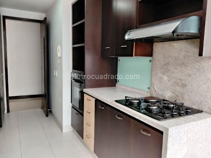 Apartamento Estiloso de 2 Alcobas con Terraza en El Poblado - 6
