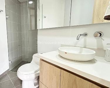 Apartamento de 2 alcobas en arriendo en El Poblado, Medellín, 68 m² · foto 15 de 15