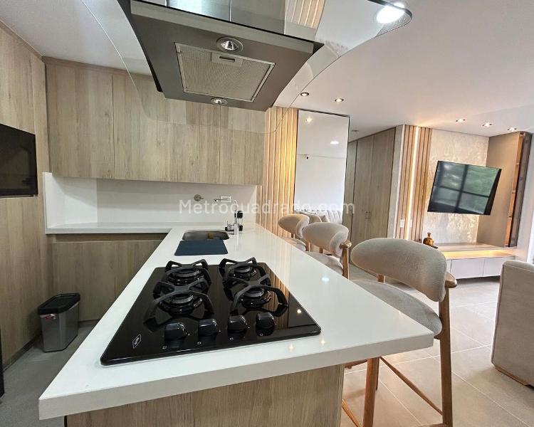 Furnished 2BR Apartment with Balcony in El Poblado - 5