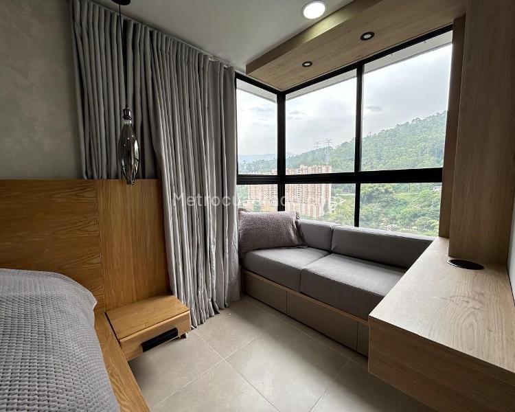 Furnished 2BR Apartment with Balcony in El Poblado - 9