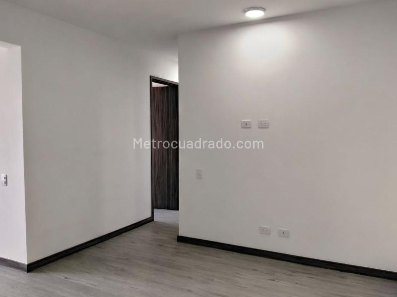 Apartamento Amplio de 3 Alcobas en El Poblado - 2
