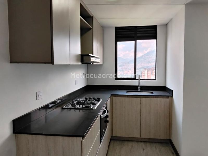 Apartamento Amplio de 3 Alcobas en El Poblado - 5