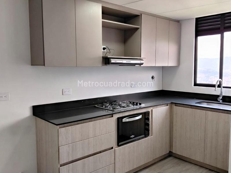 Apartamento Amplio de 3 Alcobas en El Poblado - 7