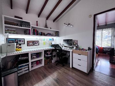 Casa de 3 alcobas en venta en Envigado, Envigado, 212 m² · foto 10 de 18