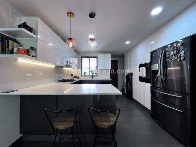 Casa de 3 alcobas en venta en Envigado, Envigado, 212 m² · foto 6 de 18