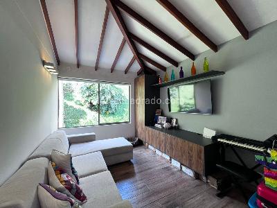 Casa de 3 alcobas en venta en Envigado, Envigado, 212 m² · foto 9 de 18