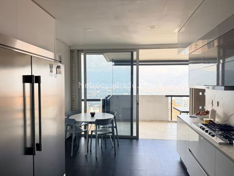 Furnished 4BR Penthouse Apartment in El Poblado - 9