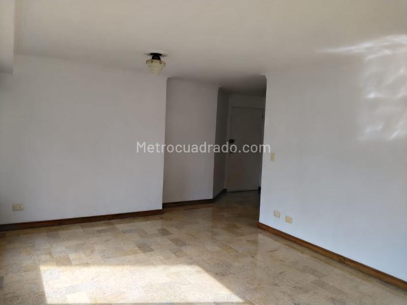 Apartamento Moderno de 3 Alcobas cerca a Centros Comerciales en El Poblado - 3