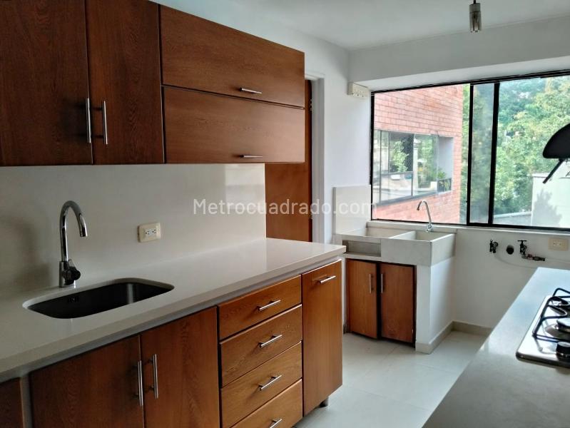 Apartamento Moderno de 3 Alcobas cerca a Centros Comerciales en El Poblado - 6