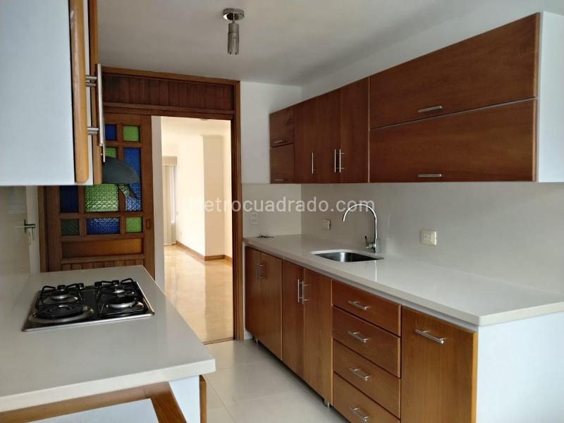 Apartamento Moderno de 3 Alcobas cerca a Centros Comerciales en El Poblado - 8