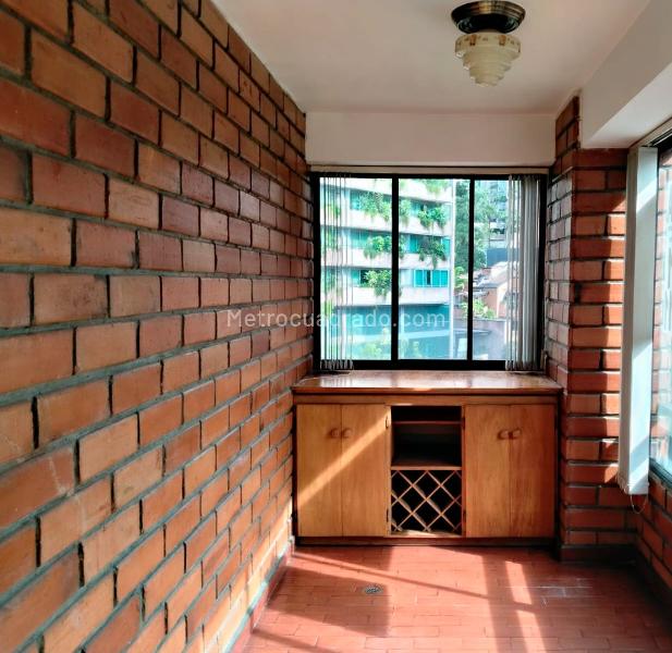 Apartamento Moderno de 3 Alcobas cerca a Centros Comerciales en El Poblado - 9