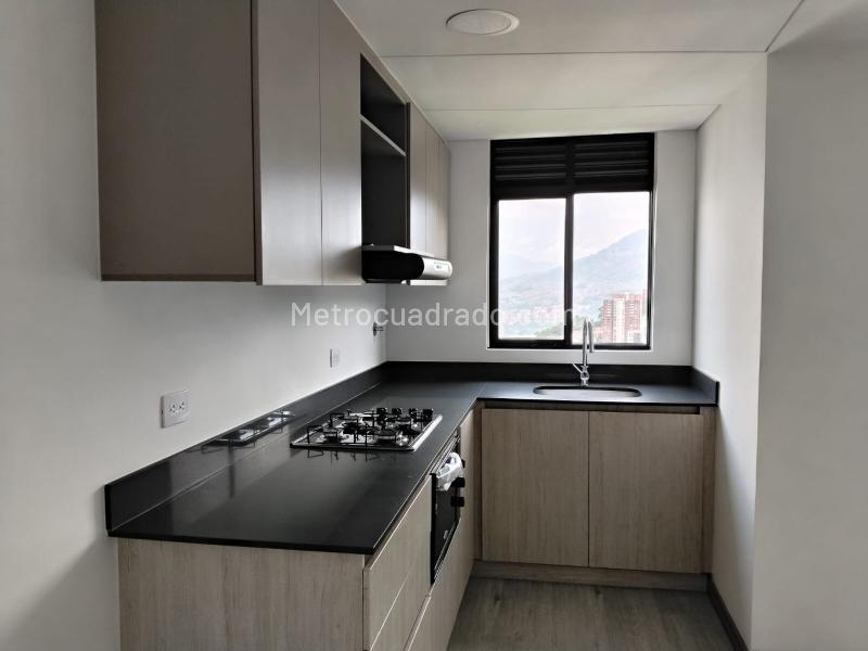 Apartamento Moderno de 3 Alcobas con Amenidades en El Poblado - 5