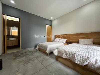 Casa de 3 alcobas en venta en Envigado, Envigado, 807 m² · foto 11 de 19