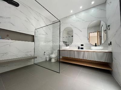 Casa de 3 alcobas en venta en Envigado, Envigado, 807 m² · foto 18 de 19