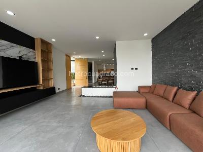 Casa de 3 alcobas en venta en Envigado, Envigado, 807 m² · foto 2 de 19