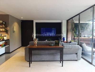 Apartamento de 2 alcobas en venta en El Poblado, Medellín, 104 m² · foto 2 de 17