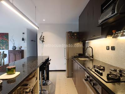 Apartamento de 2 alcobas en venta en El Poblado, Medellín, 104 m² · foto 5 de 17