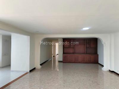 Apartamento de 3 alcobas en venta en El Poblado, Medellín, 170 m² · foto 3 de 17