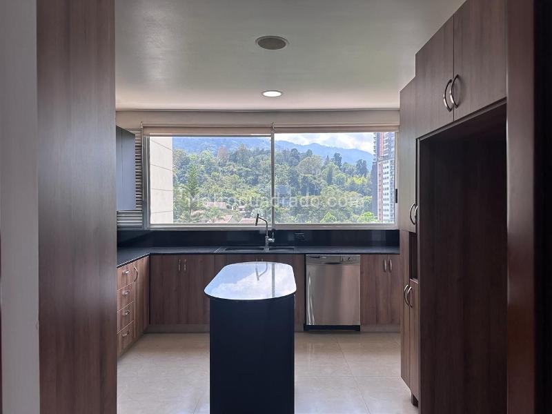 Elegant 3BR Apartment in Quiet El Poblado Neighborhood - 6