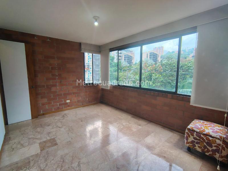 Apartamento de 3 Alcobas en Entorno Tranquilo en El Poblado - 7