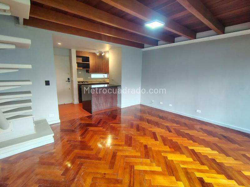 Charming 1BR Studio with Two Balconies in El Poblado - 3