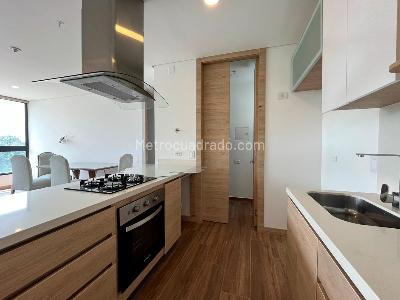 Apartamento en venta en Envigado, Envigado · foto 6 de 18