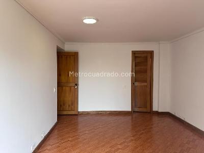 Apartamento de 3 alcobas en venta en El Tesoro, Medellín, 230 m² · foto 10 de 18
