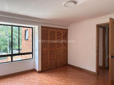Apartamento de 3 alcobas en venta en El Tesoro, Medellín, 230 m² · foto 14 de 18