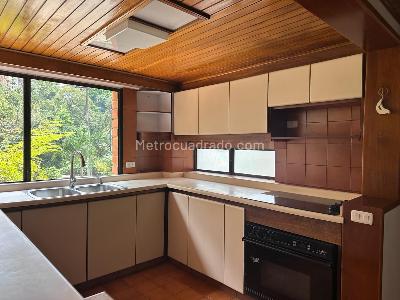 Apartamento de 3 alcobas en venta en El Tesoro, Medellín, 230 m² · foto 7 de 18
