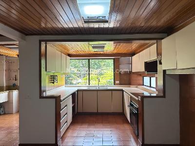 Apartamento de 3 alcobas en venta en El Tesoro, Medellín, 230 m² · foto 8 de 18