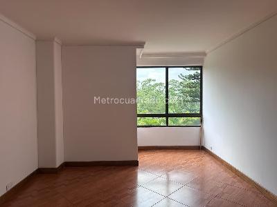 Apartamento de 3 alcobas en venta en El Tesoro, Medellín, 230 m² · foto 9 de 18