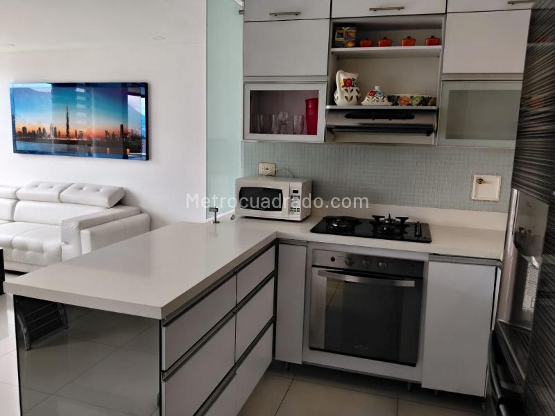 Apartamento Amoblado de 3 Alcobas con Excelente Vista en El Poblado - 8