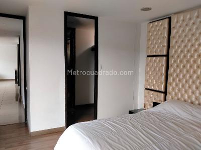 Apartamento de 3 alcobas en arriendo en Altos Del Poblado, Medellín, 100 m² · foto 11 de 19