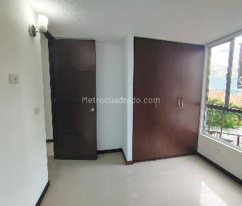 Apartamento de 3 alcobas en arriendo en Castropol, Medellín, 85 m² · foto 13 de 14