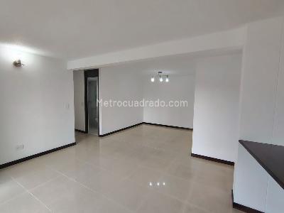 Apartamento de 3 alcobas en arriendo en Castropol, Medellín, 85 m² · foto 4 de 14
