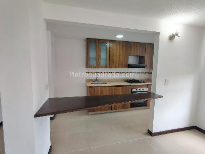 Apartamento de 3 alcobas en arriendo en Castropol, Medellín, 85 m² · foto 5 de 14