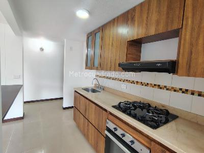 Apartamento de 3 alcobas en arriendo en Castropol, Medellín, 85 m² · foto 6 de 14