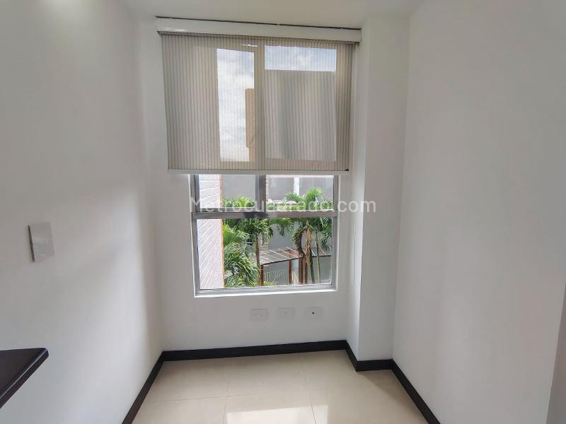 Apartamento de 3 Alcobas con Estudio y Parqueadero Cubierto en El Poblado - 8