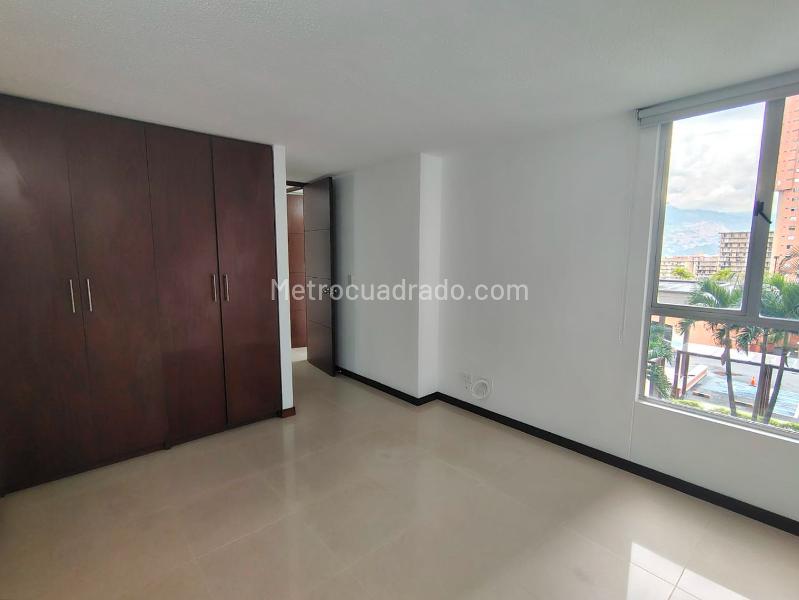 Apartamento de 3 Alcobas con Estudio y Parqueadero Cubierto en El Poblado - 9