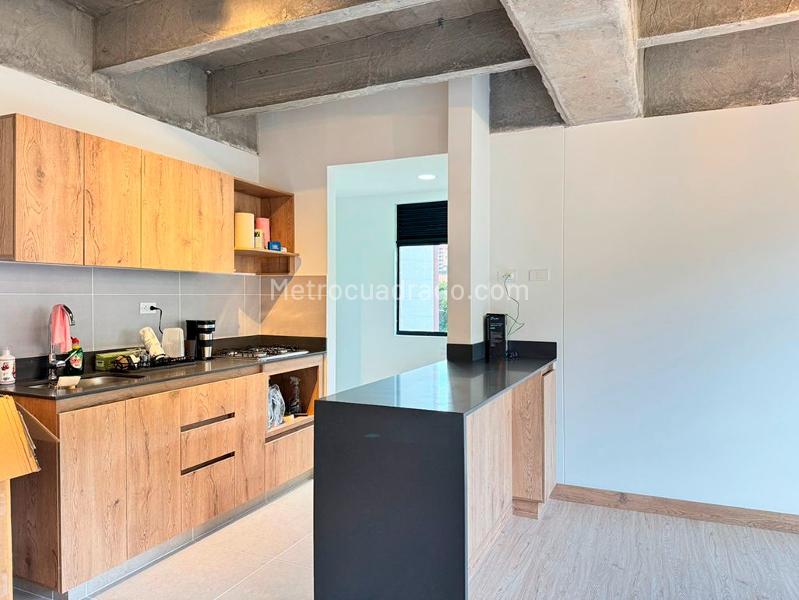 Apartamento con 2 Alcobas y Zonas Verdes en El Poblado - 5