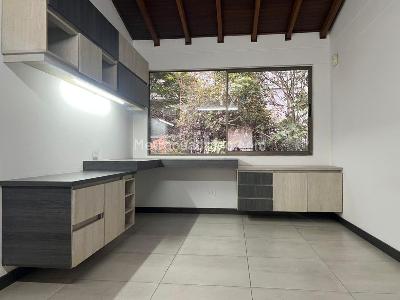 Casa de 3 alcobas en venta en Envigado, Envigado, 274 m² · foto 10 de 19