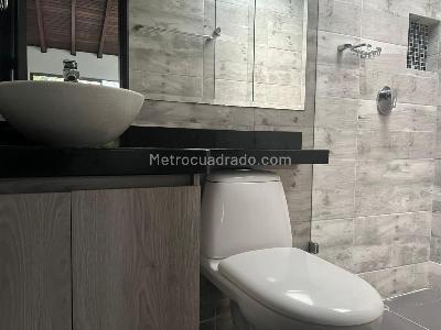 Casa de 3 alcobas en venta en Envigado, Envigado, 274 m² · foto 18 de 19